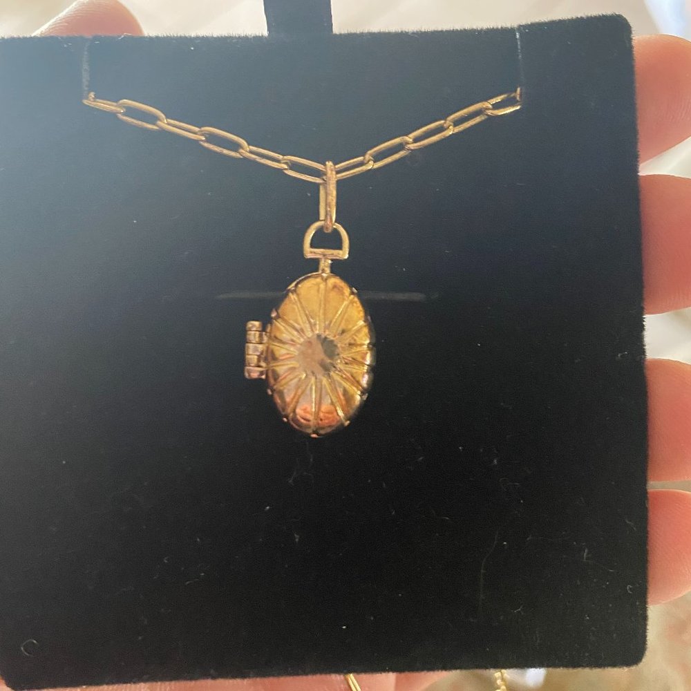 Mejuri Locket
